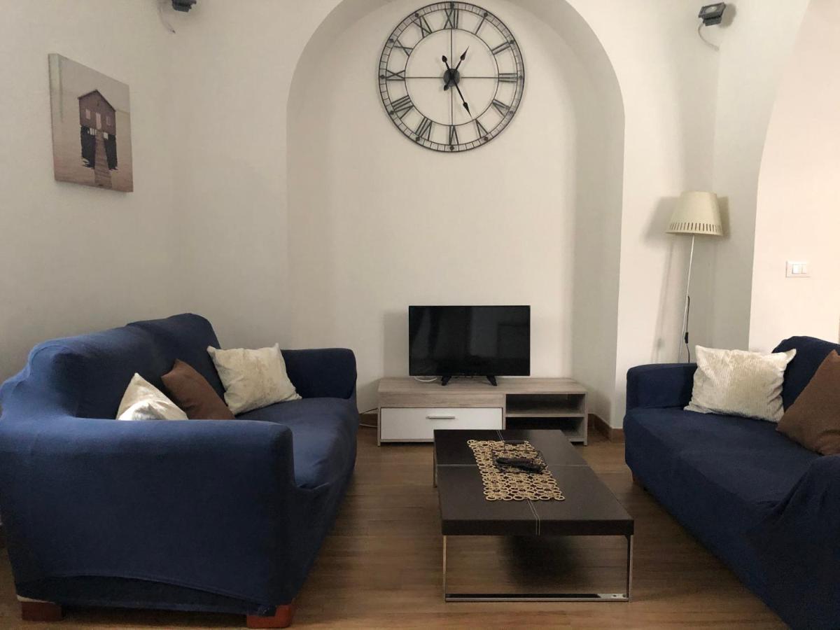 Elle'S House Apartment Savona Exterior photo
