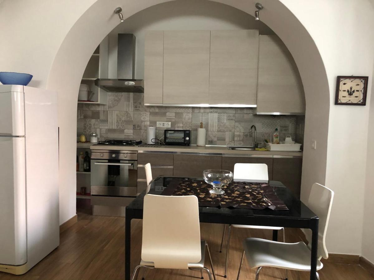 Elle'S House Apartment Savona Exterior photo