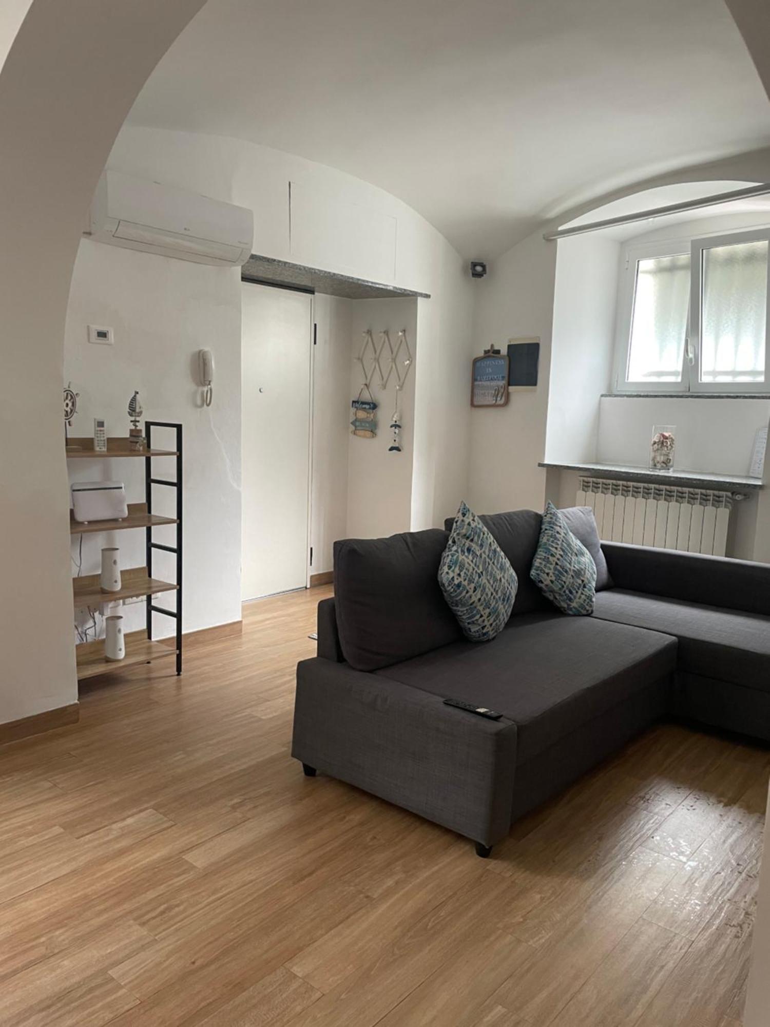 Elle'S House Apartment Savona Exterior photo