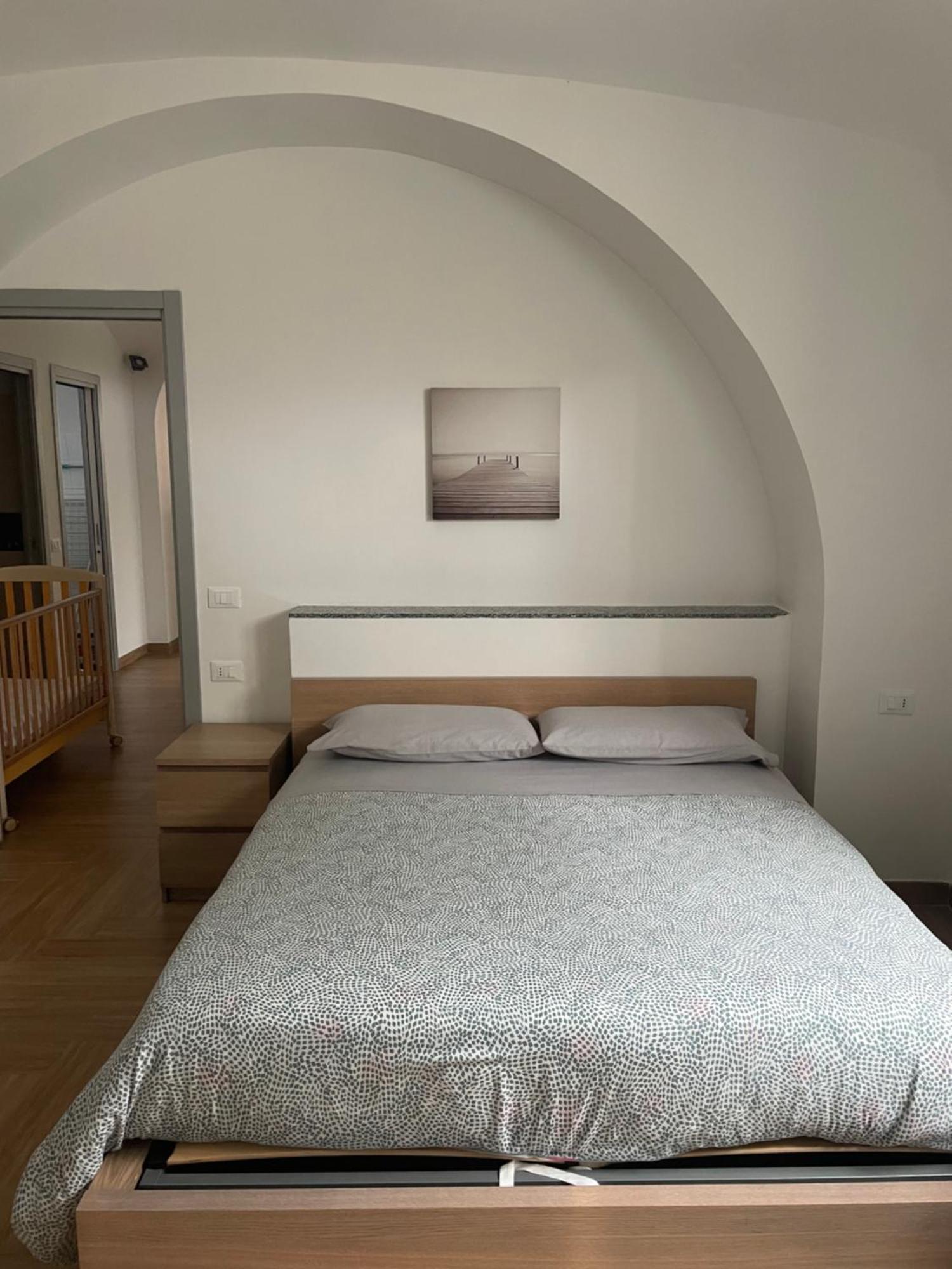 Elle'S House Apartment Savona Exterior photo